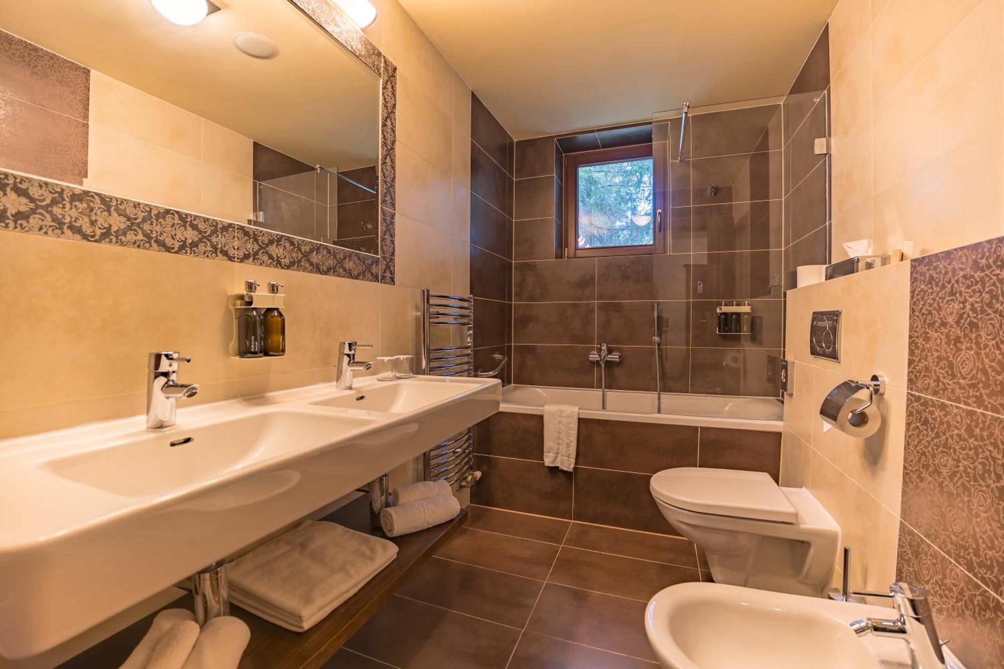 Aplend Wellness Hotel Borovica Strbske Pleso Ngoại thất bức ảnh
