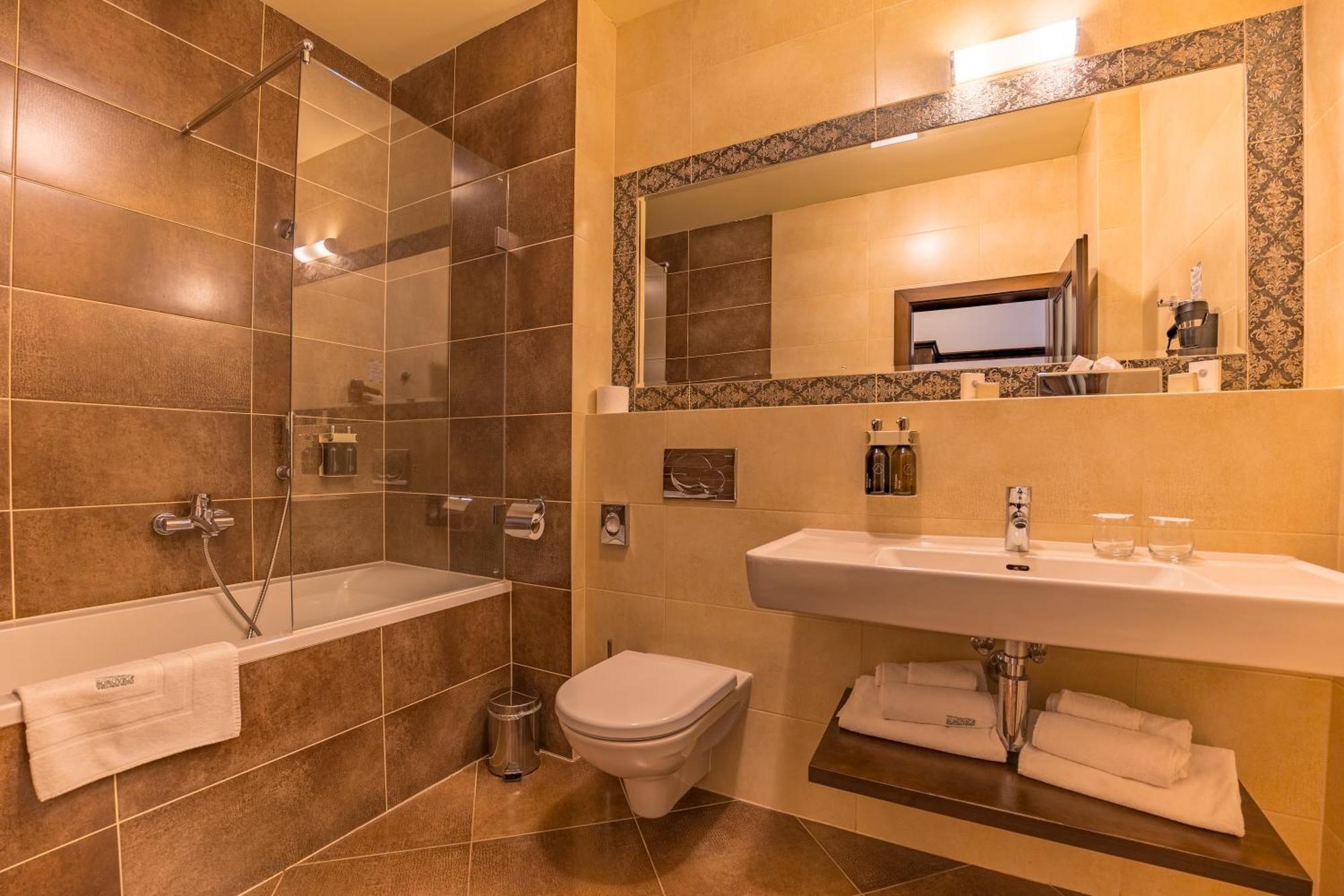 Aplend Wellness Hotel Borovica Strbske Pleso Ngoại thất bức ảnh